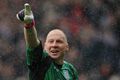 Aston Villa perpanjang...