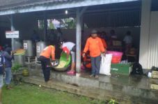 1.800 nasi bungkus dibagikan...