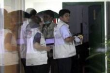 Rumah mertua Rusli Zainal...