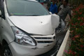 Pecah Ban, Avanza nyelonong...