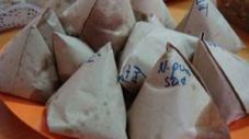 Empat nasi bungkus