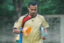 Saya tak bisa jauh dari...