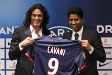 PSG kontrak Cavani lima...