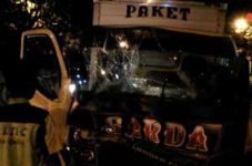 Truk ekspedisi tabrak...