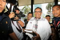 Menjelang sidang, Toto...