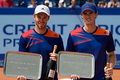 Murray/Peers raih trofi...