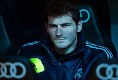 Casillas incar posisi...