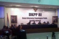3 Komisioner KPU Jatim...