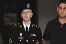 Informan WikiLeaks divonis...