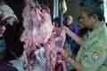 Dirazia, pedagang daging...