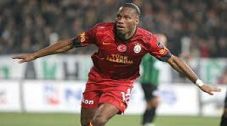 Dua gol Drogba bawa...