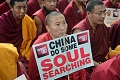 Protes kekuasaan China,...