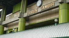 Pemudik di Stasiun Gambir...