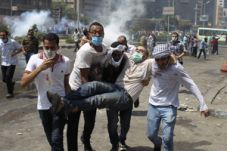 149 demonstran &...