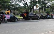 Pedagang mobil resahkan...