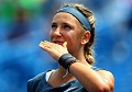 Azarenka segel tempat...