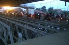 Jembatan Rawajati mangkrak,...