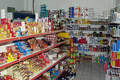 Ratusan minimarket di...