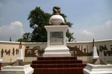 Tugu Proklamasi Rengas...