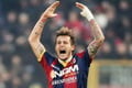 Diamanti setia berseragam...
