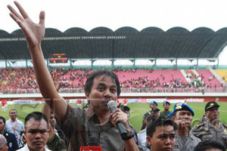 Upss.., Menpora Roy...