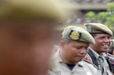 Ratusan pedagang Pasar...