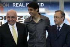 Kaka resmi berkostum...