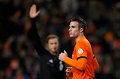 Satu gol lagi, Van Persie...