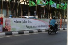 Selamat jalan Ibu, sampai...