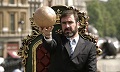 Cantona tak tertarik...