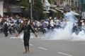 Polisi Kamboja semprot...