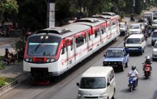 Railbus tak kunjung...