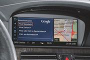 Pasar navigasi mobil...