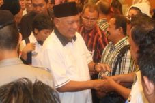Awang Faroek Ishak kembali...
