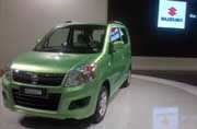 Suzuki siapkan mobil...