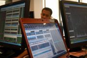 Saham investor lokal...