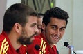 Pique dan Arbeloa saling...