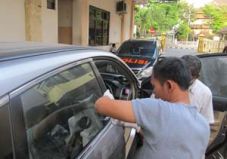 Mobil Jenderal TNI dibobol,...