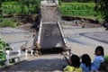 Jembatan mangkrak karena...