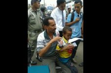 2 tahun cari suaka,...