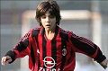 Anak Maldini ikut berlatih...