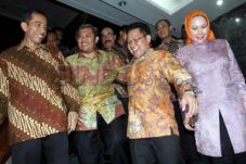 Wawan ditangkap KPK,...