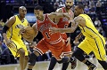 Derrick Rose bawa Bulls...