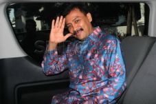 Jumat, KPK periksa Andi...