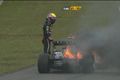 Mobil terbakar, Webber...