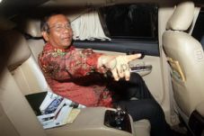 Mahfud terbahak-bahak...