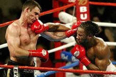 Lennox Lewis kembali...