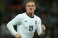 Rooney bidik rekor Sir...