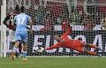 Pepe Reina tidur dengan...