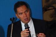 Gita: Bulu mata Katy...
